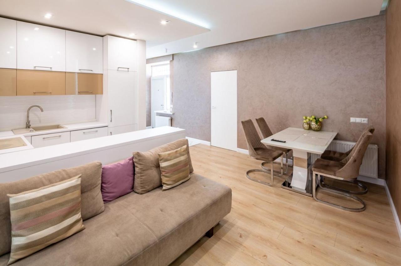 Балабана 6 Apartment Lviv Bagian luar foto