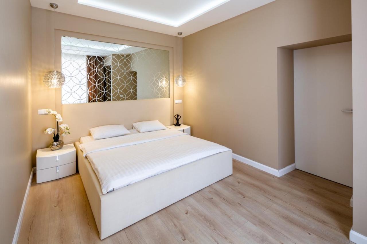 Балабана 6 Apartment Lviv Bagian luar foto